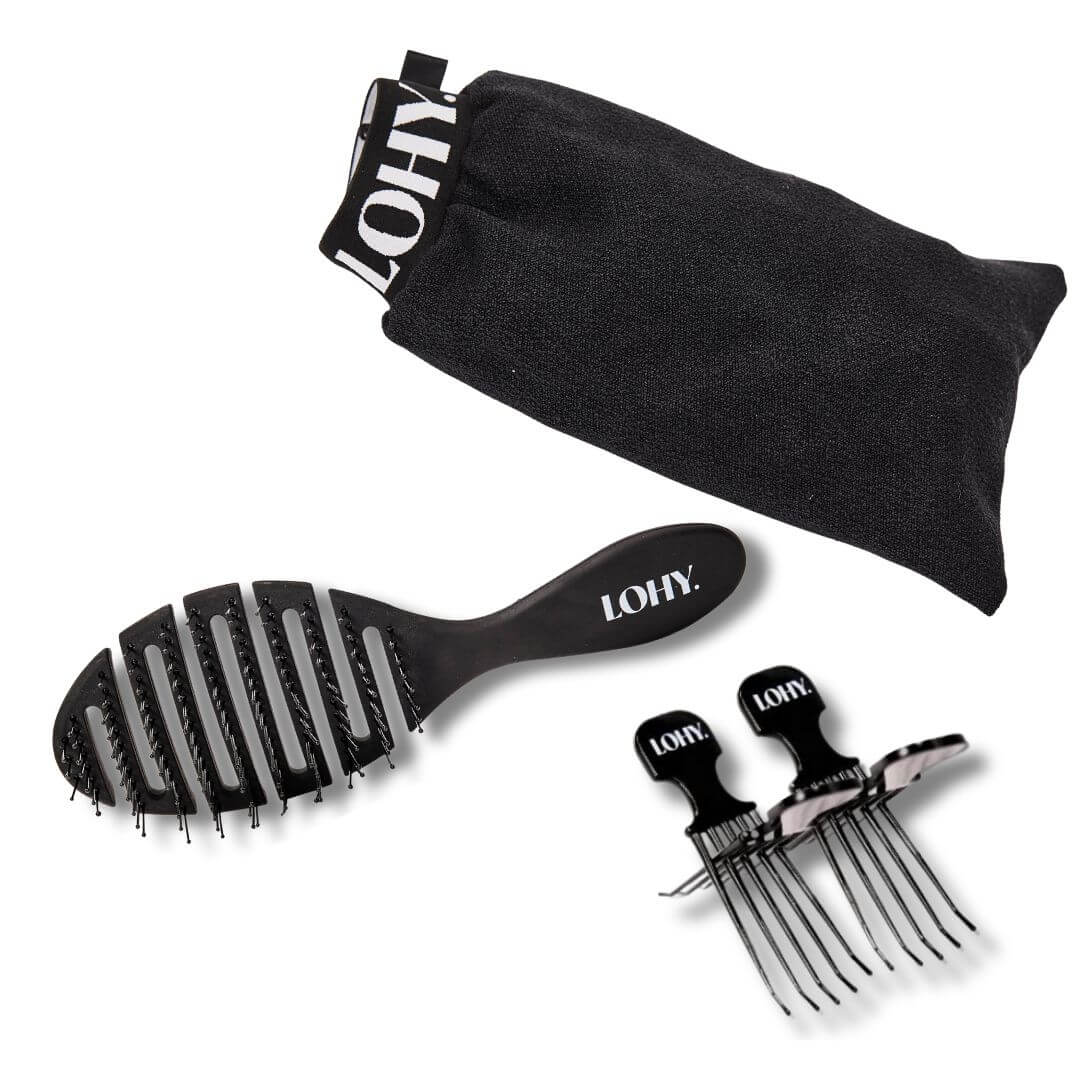 Curl hydration glove with a classic flexi brush and volume combs